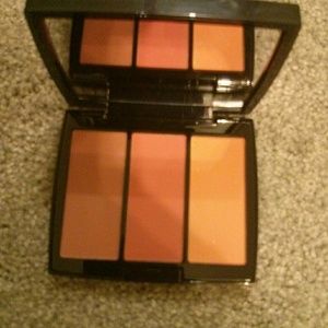 Abh blush trio in peachy love